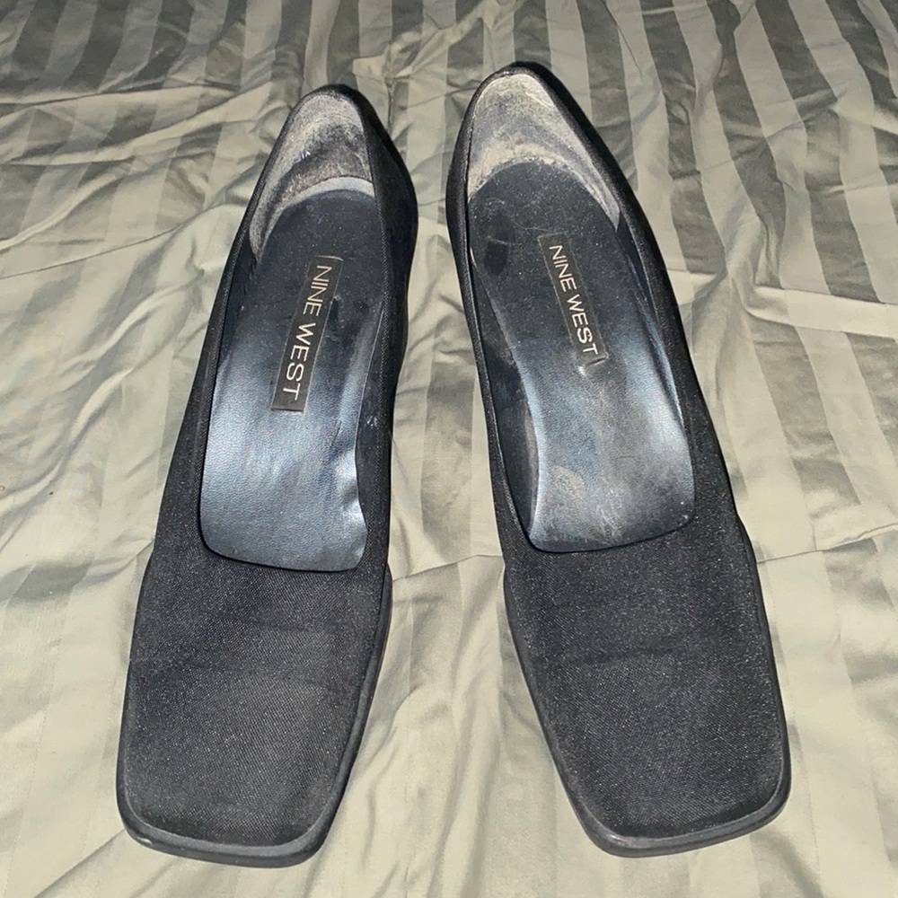 Nine West 90s box heel shoe